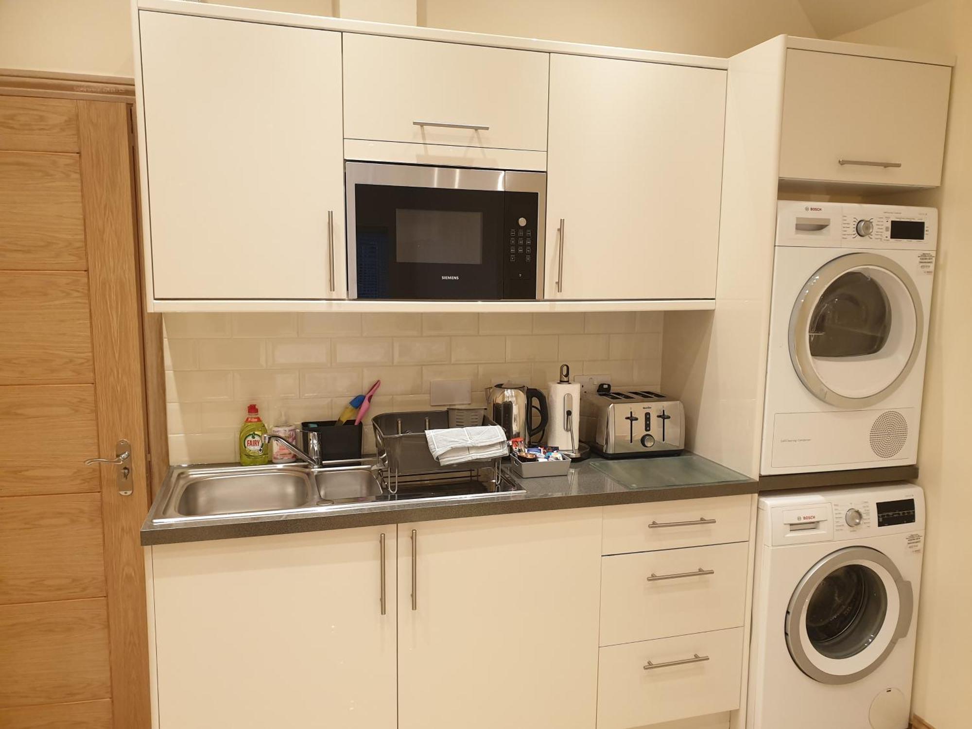 London Luxury Apartments 3 Bedroom Sleeps 8 With 3 Bathrooms 5 Mins Walk To Tube Station Free Parking Ilford Eksteriør bilde