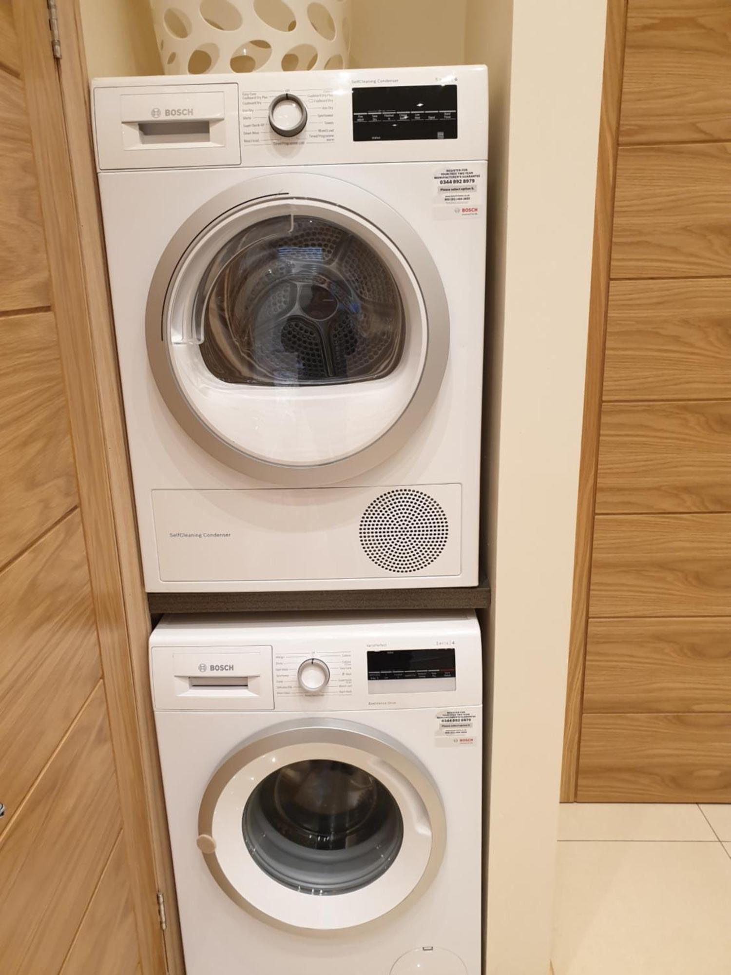 London Luxury Apartments 3 Bedroom Sleeps 8 With 3 Bathrooms 5 Mins Walk To Tube Station Free Parking Ilford Eksteriør bilde